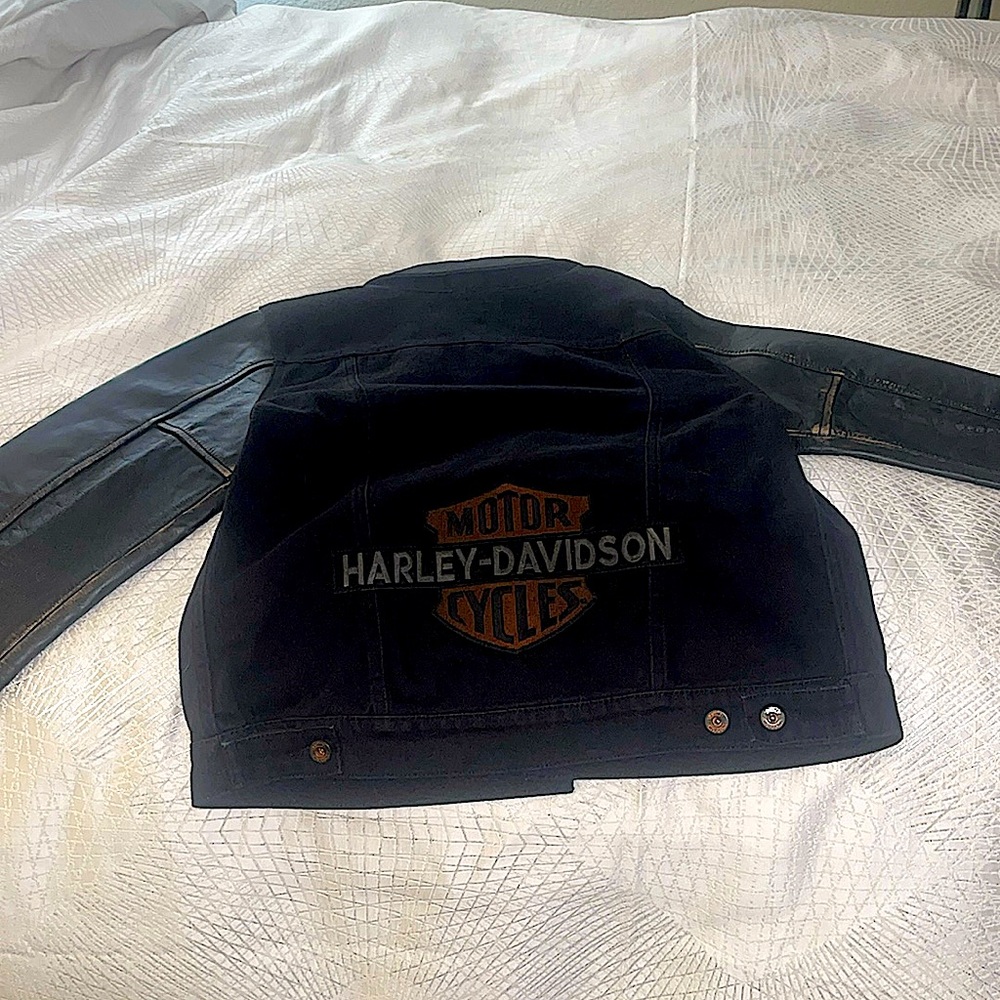 Harley Davidson black coat Denim with leather sleeves. excellent condition.